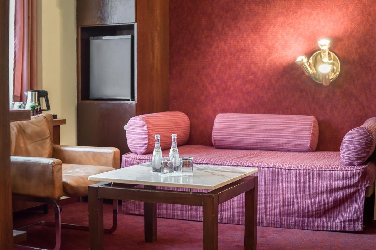 Kontaktlos Hotel Am Kappelberg Kontaktlos Фелбах Екстериор снимка