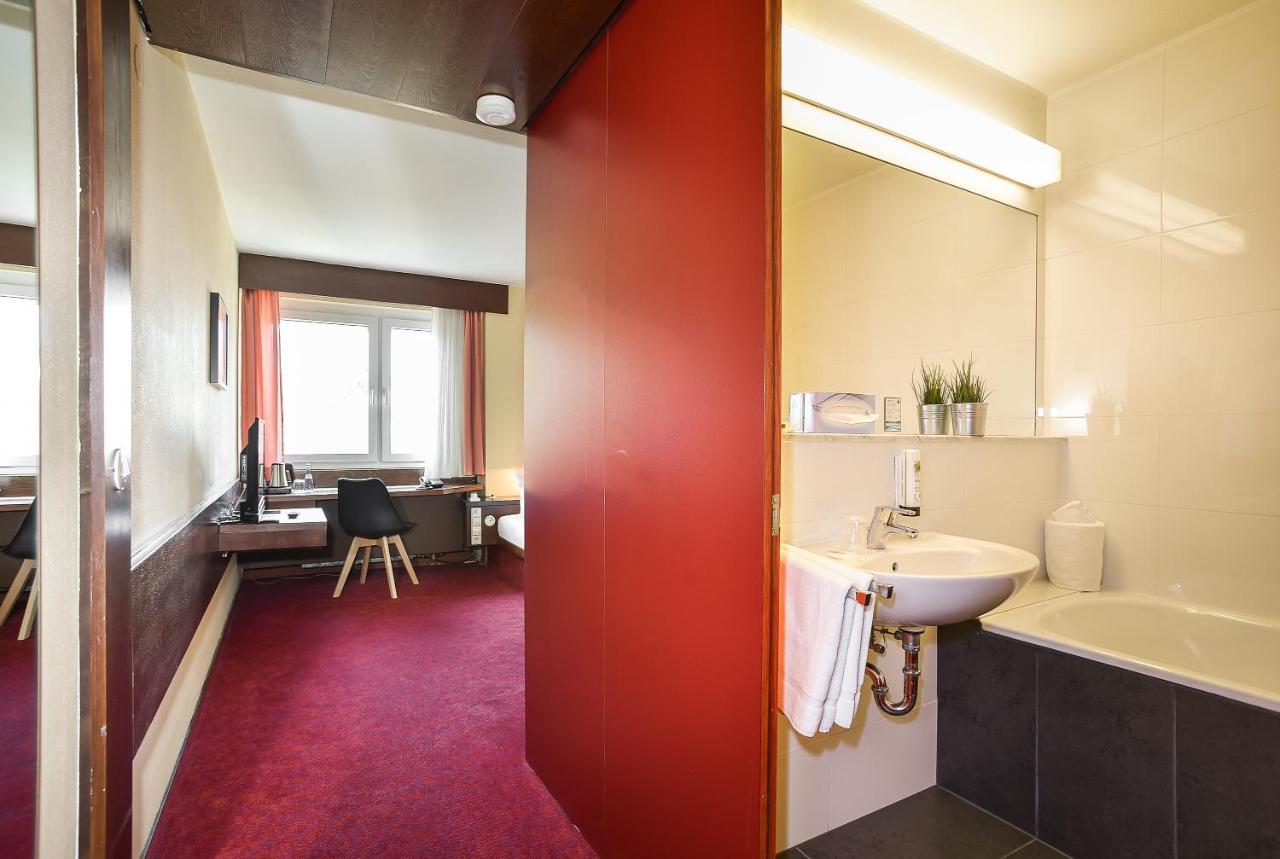 Kontaktlos Hotel Am Kappelberg Kontaktlos Фелбах Екстериор снимка