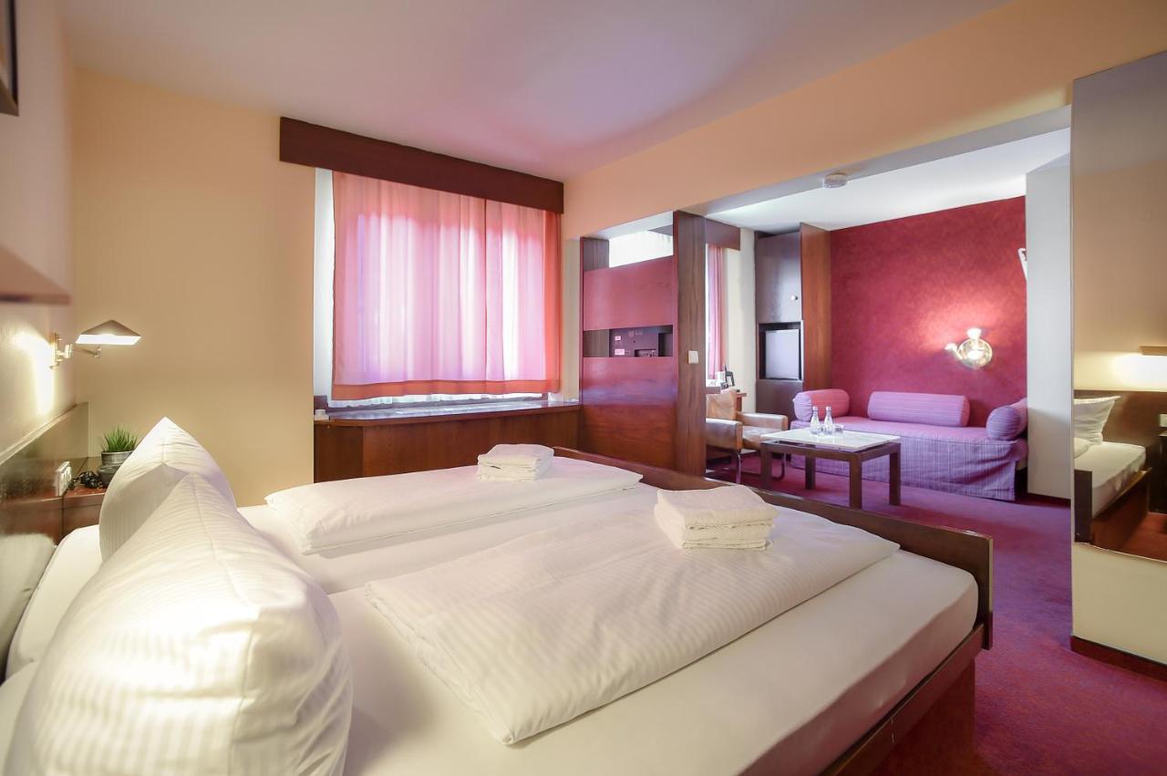 Kontaktlos Hotel Am Kappelberg Kontaktlos Фелбах Екстериор снимка